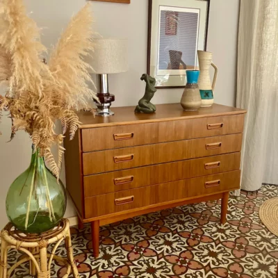 Commode scandinave